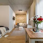Rákosárna Suites&apartments Apartamento *