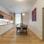 Apartamento Rákosárna Suites&apartments