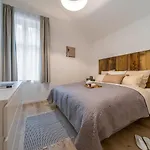 Rákosárna Suites&apartments *